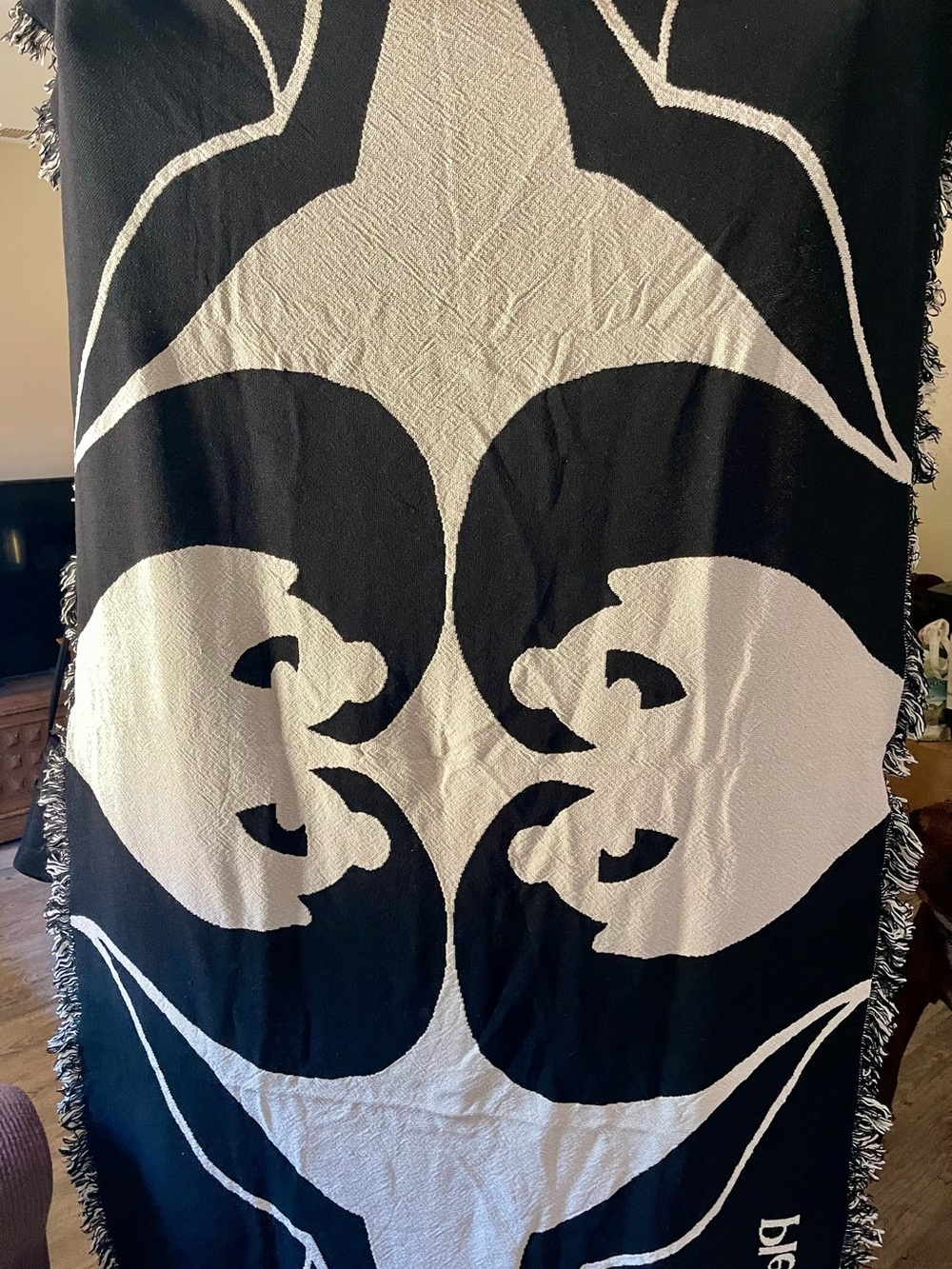 Harry Styles Pleasing black and white swan throw blanket